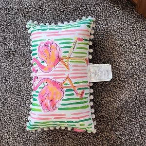 Lilly pillow